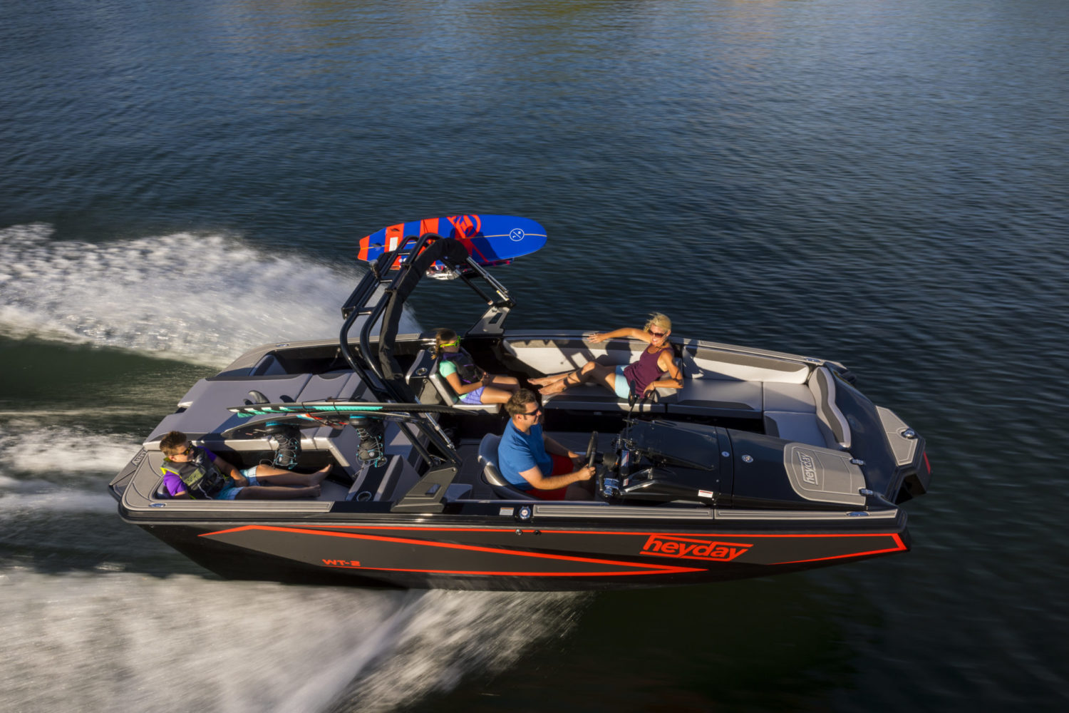 Bayliner Heyday WT2, A Unique Concept