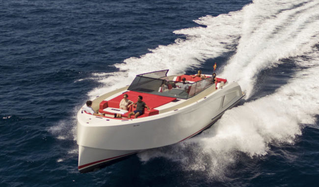 Vanquish Q54 - yacht and sea