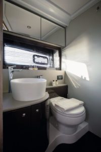 Azimut 51 Master Bathroom  - yacht and sea