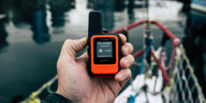 Garmin inReach Mini - hand