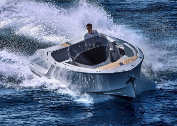 Frauscher 858 Fantom Air - 2 - yacht and sea