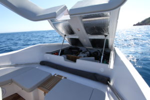 Frauscher 858 Fantom Air interior 2 - yacht and sea