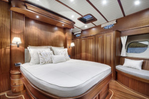 Vicem 65 IPS Classic interior 3 - yacht and sea