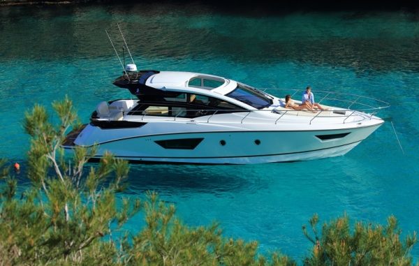 Beneteau Gran Turismo 46 - yacht and sea