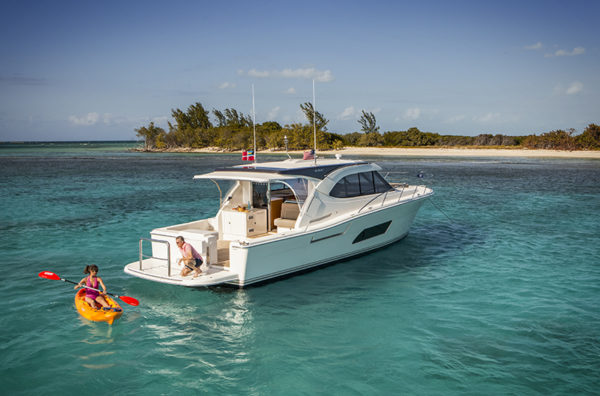 Riviera 445 SUV mooring