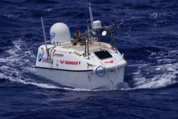 Yanmar robot_boat-02 - yacht and sea
