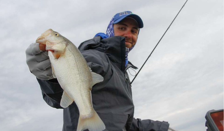 BassMaster Classic 3 - yacht and sea