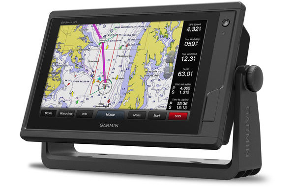 garmin GPSMAP 922xs - front - yacht and sea