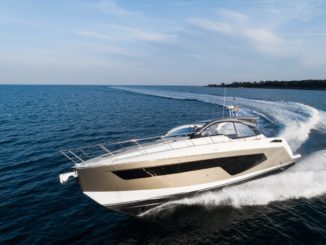 Azimut 51 Running 2 - yacht and sea