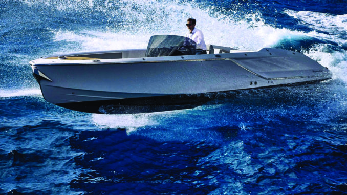 Frauscher 858 Fantom Air - 1 running - yacht and sea