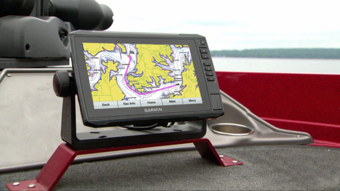 ECHOMAP Plus with g3 Garmin ECHOMAP Plus with g3 - yacht and sea